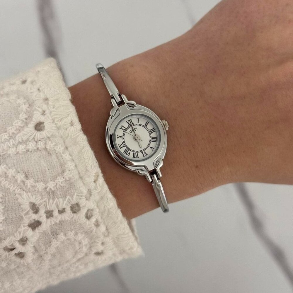 Sku0190 Retro Silver Women Fashion Round‎ Watch Stainless steel + gift bag
